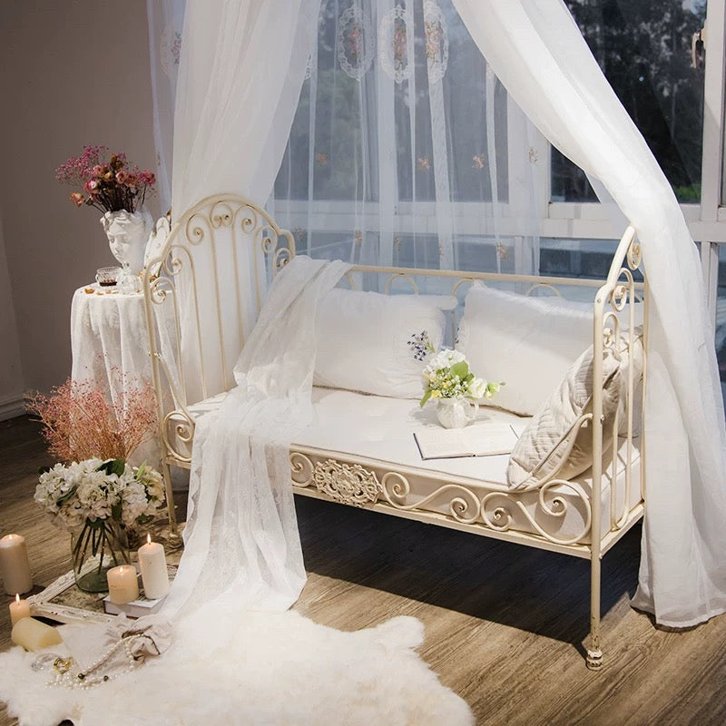 Cozy Single Daybed Frame include sofa