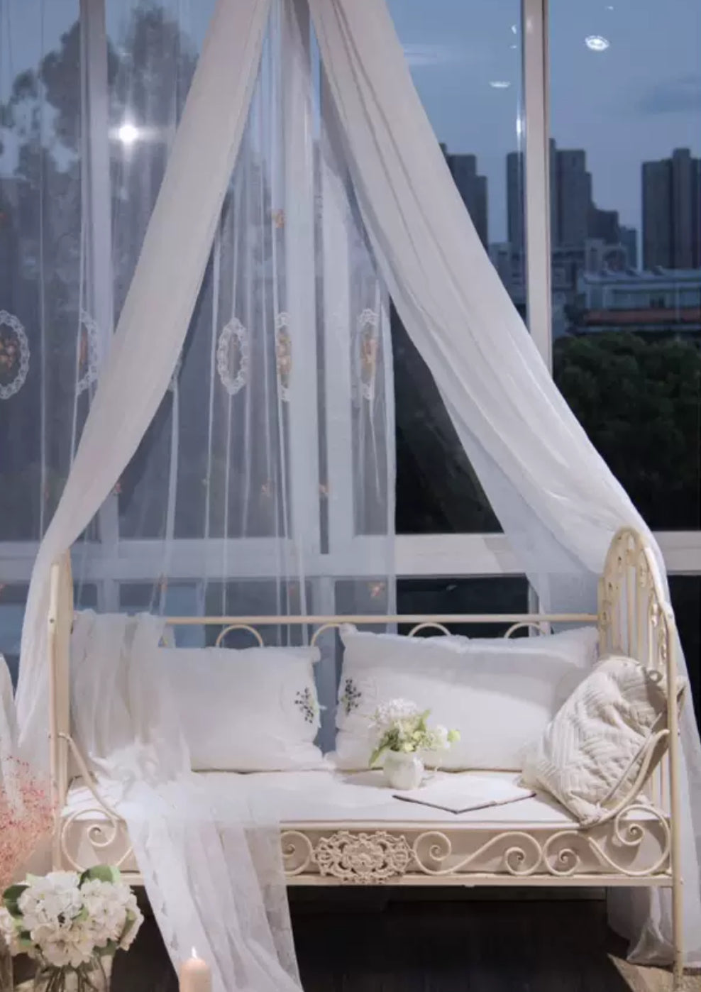 Cozy Single Daybed Frame include sofa