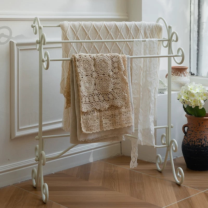 France towel stand